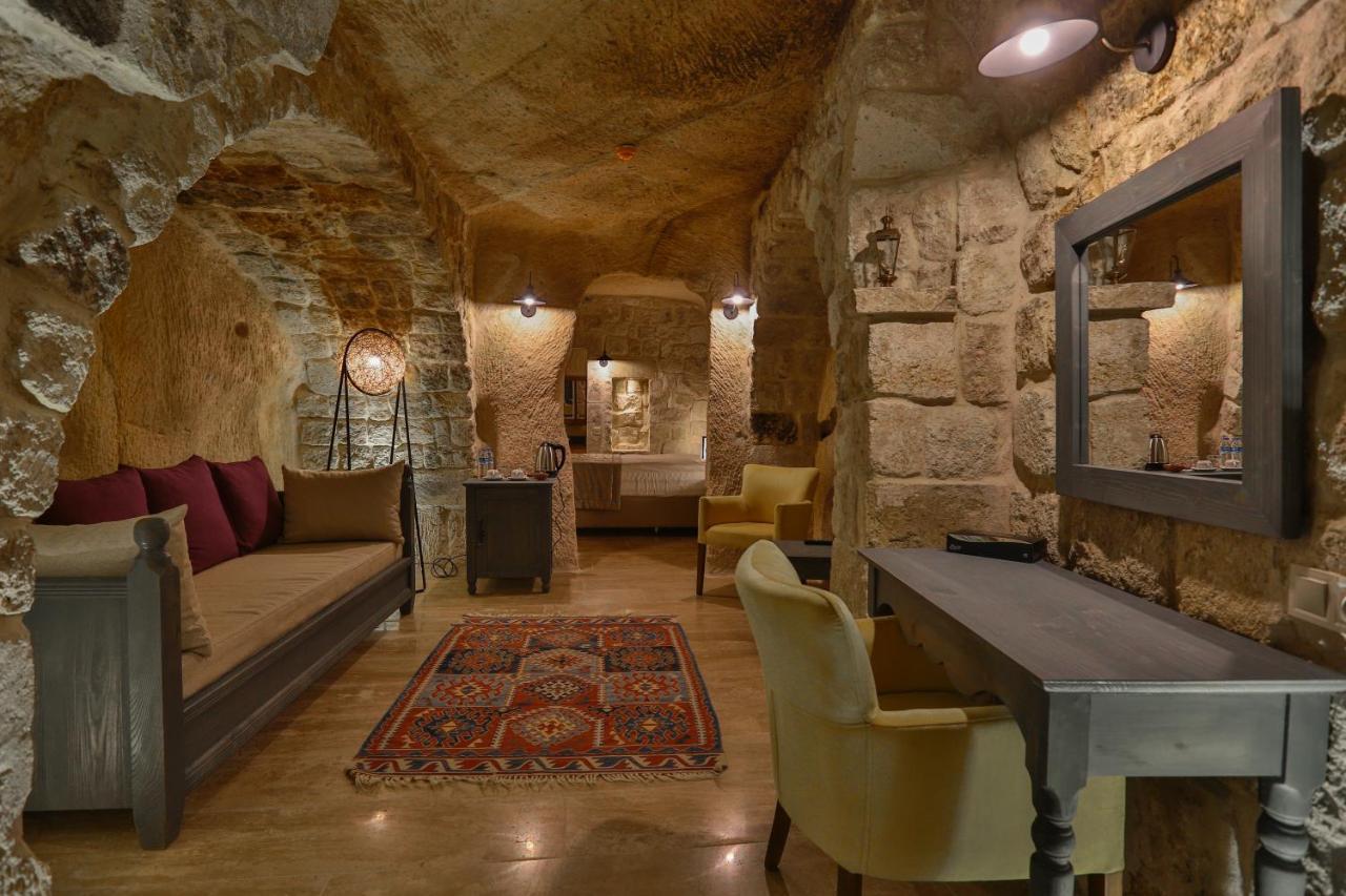 阿克洛珀利斯洞穴套房酒店 于尔居普 外观 照片
